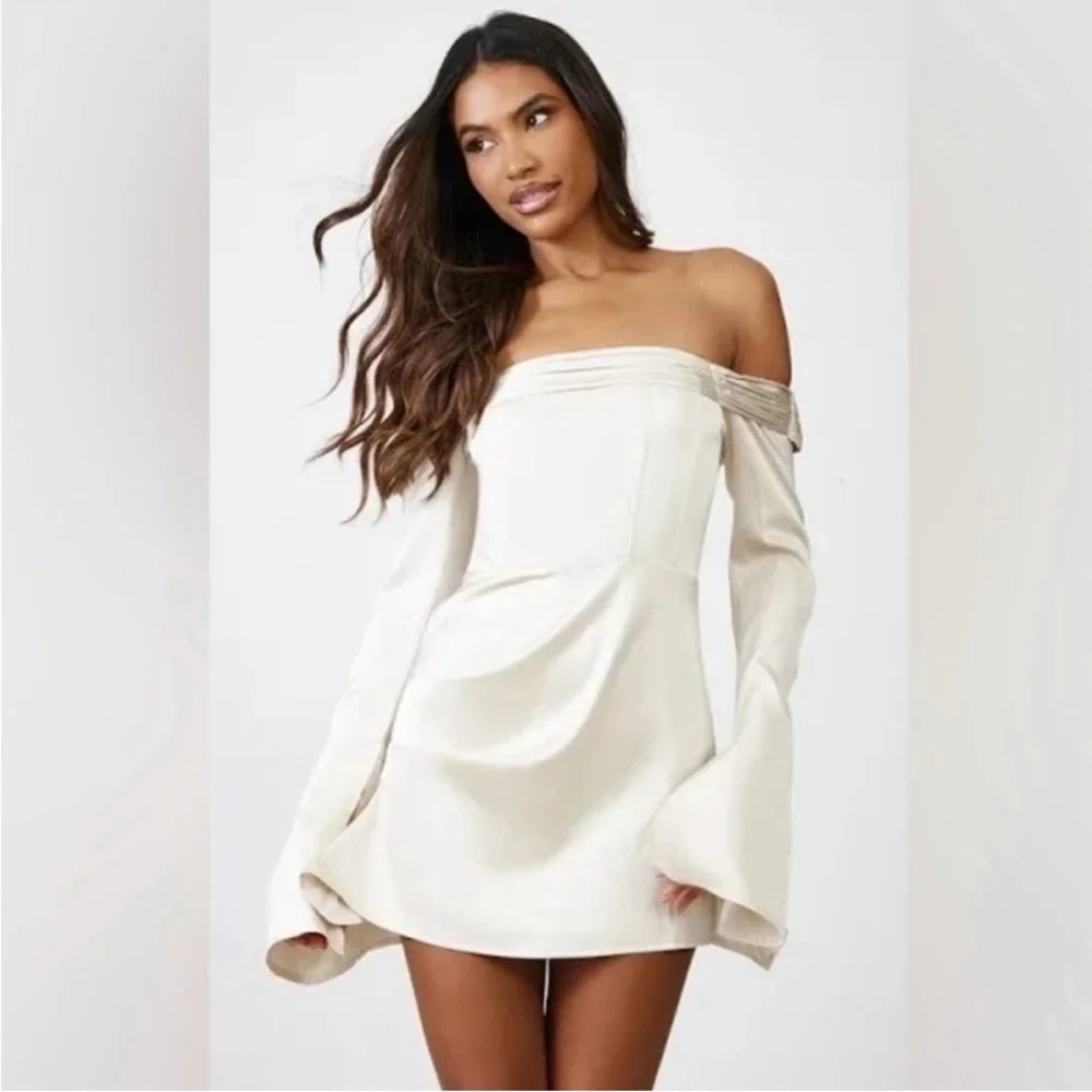PrettyLittleThing Champagne satin pleat detail Berteau flared sleeve shift dress - Picture 1 of 11